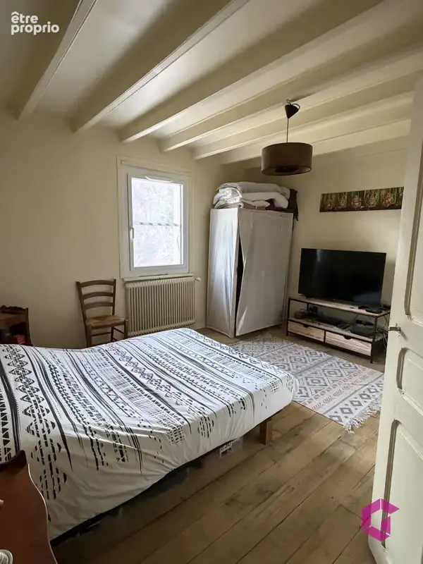 A 10 minutes de Billom, maison rénovée avec plus de 8 000m2 de terrain - photo 10