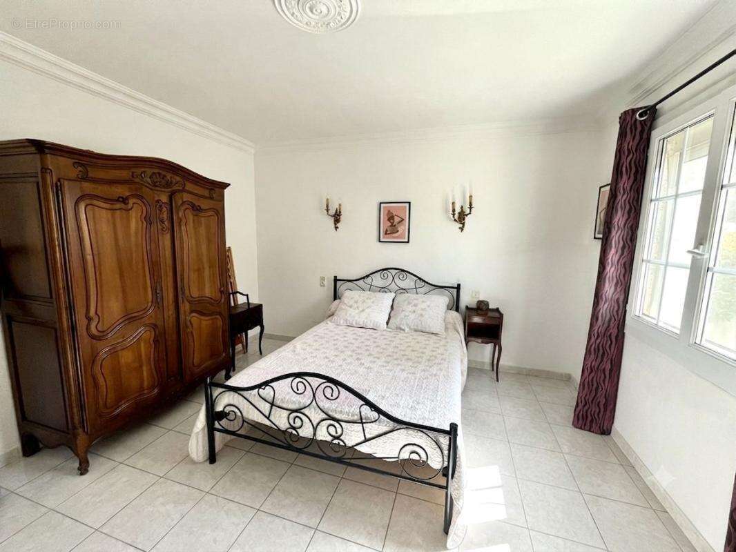 Villa T4 avec dépendance T2 sur un terrain piscinable de 634 m² - photo 6