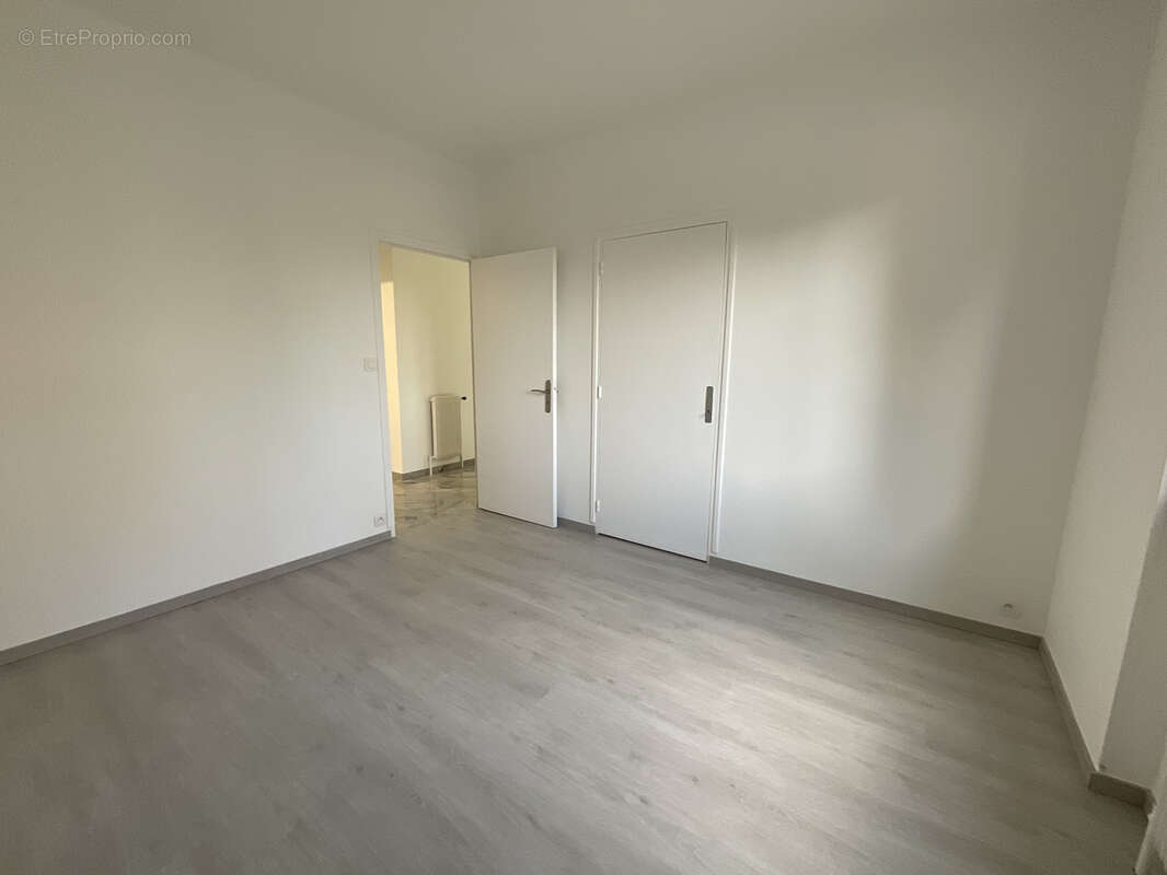 Appartement à SAINT-BONNET-DE-MURE