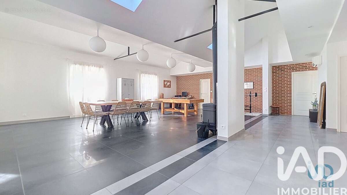 Photo 3 - Maison à ROMILLY-SUR-SEINE