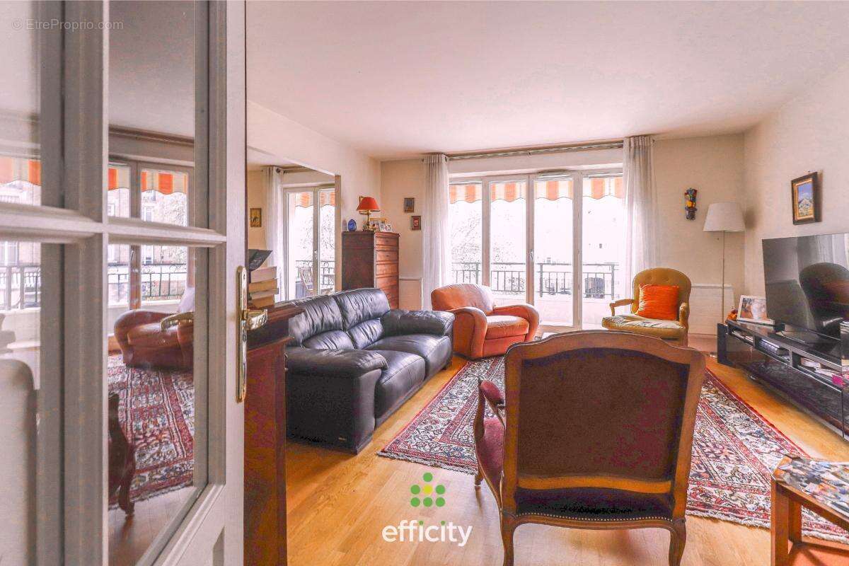 Appartement à LE PERREUX-SUR-MARNE