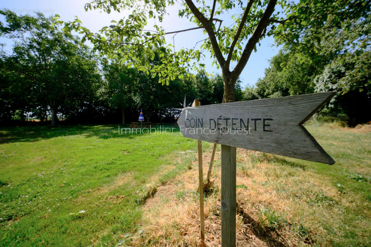 Domaine de loisirs et de tourisme de 7 hectares : golf, hébergements et potentiel équestre - photo 11