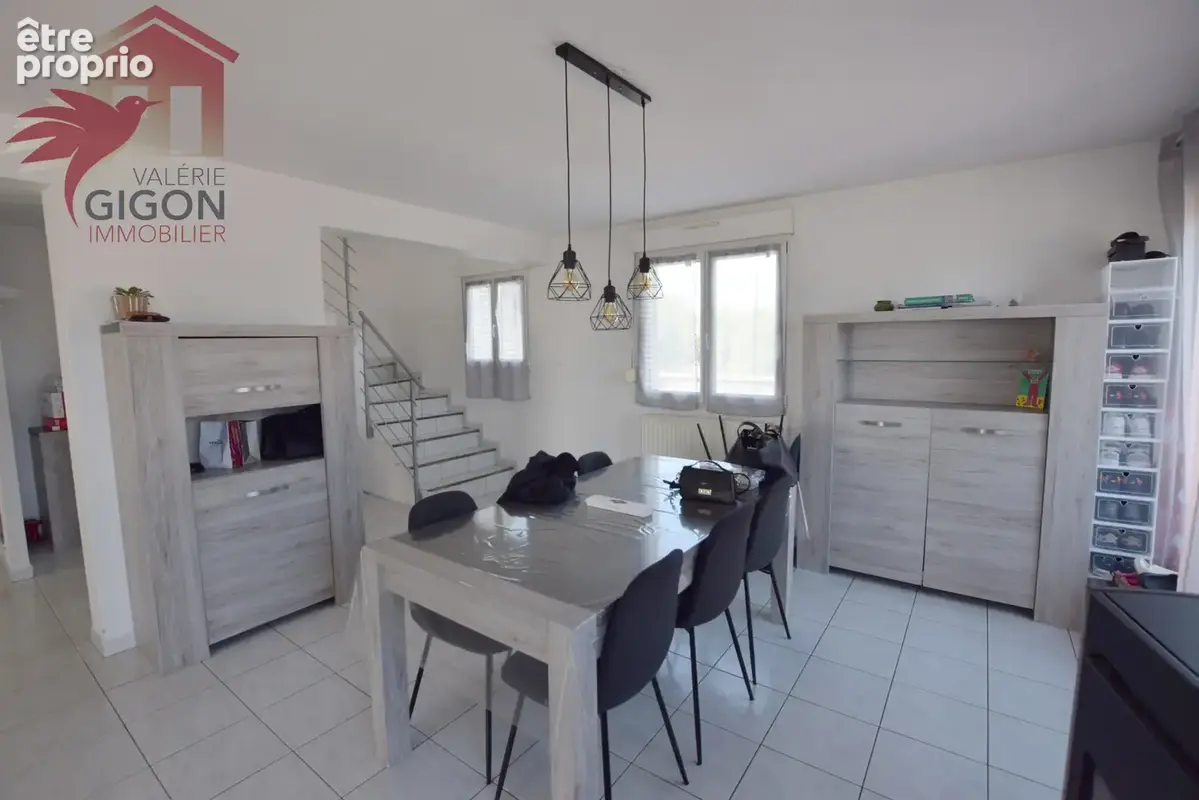 SUPERBE APPARTEMENT CONTEMPORAIN DUXPLEX (F5) qui bénéficie d'un agencement fonctionnel et de beaux espaces de - photo 3