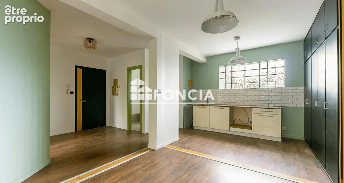Exclusivite foncia - beau deux pieces a deux pas de l'arret de tram marais - photo 1