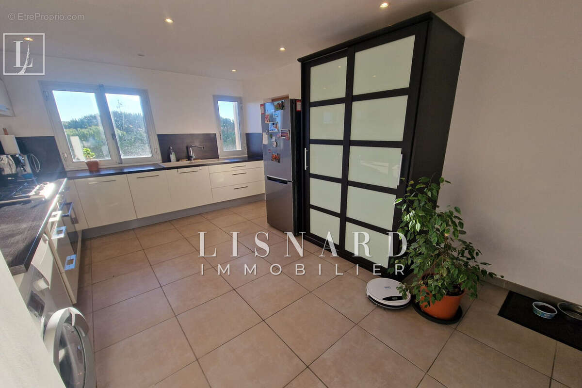 Appartement à VALLAURIS