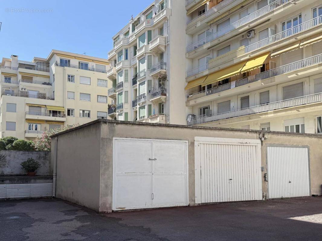 Parking à NICE