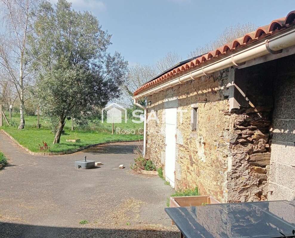 Photo 2 - Maison à SAINT-HILAIRE-DE-VOUST