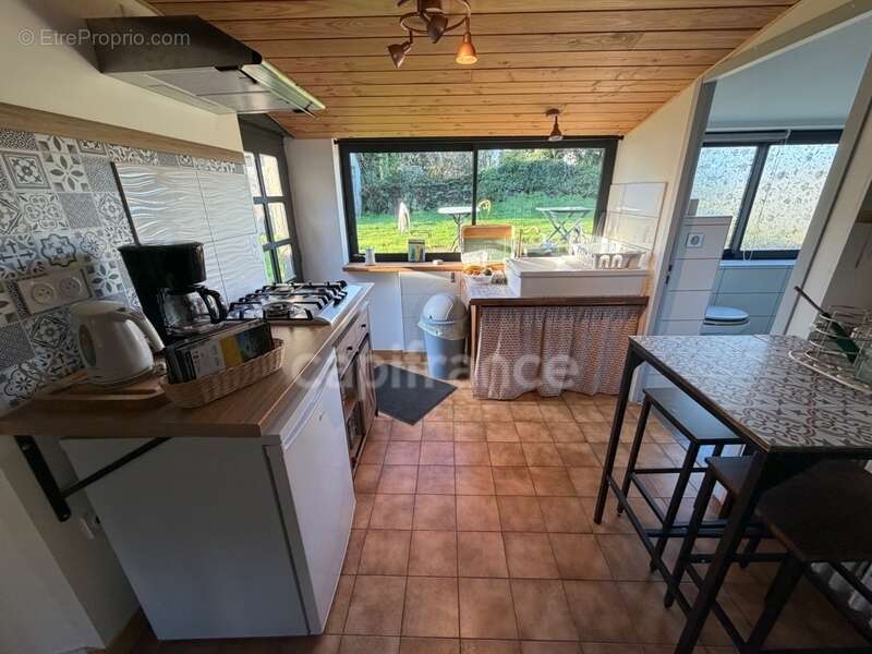 Maison à CLEDEN-POHER