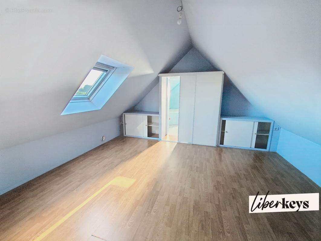 Maison à LONGUE-JUMELLES