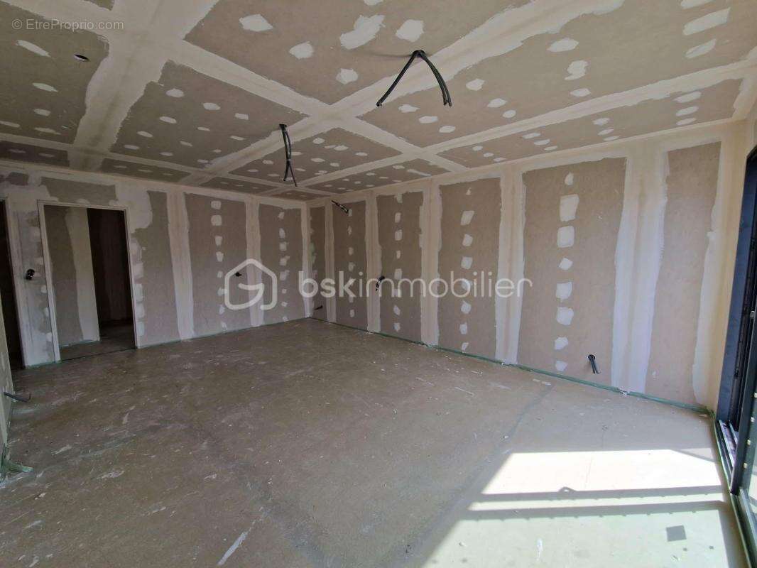 Maison à LA TOUR-DU-PIN