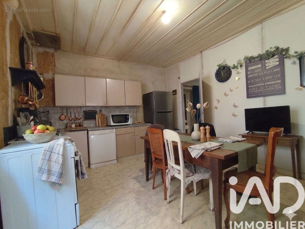 Maison 143 m² à Ardes  - photo 4