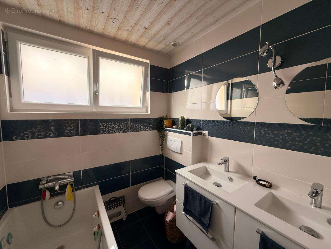 Maison à LA SALVETAT-SAINT-GILLES