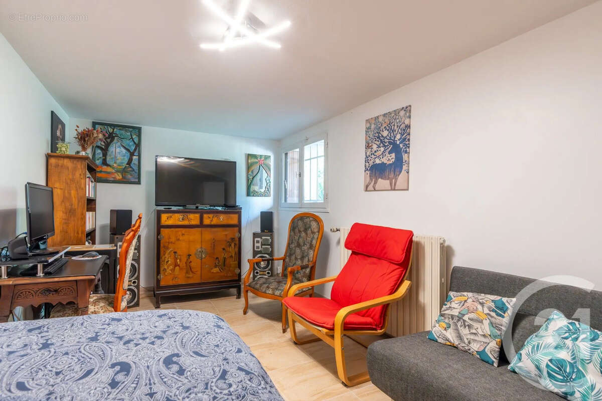 Maison à SAINT-MAUR-DES-FOSSES