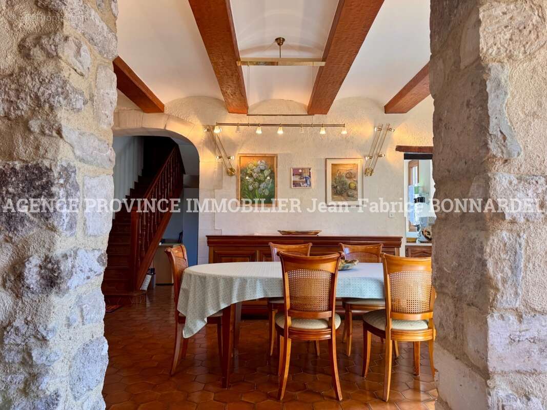 Maison à MONTSEGUR-SUR-LAUZON