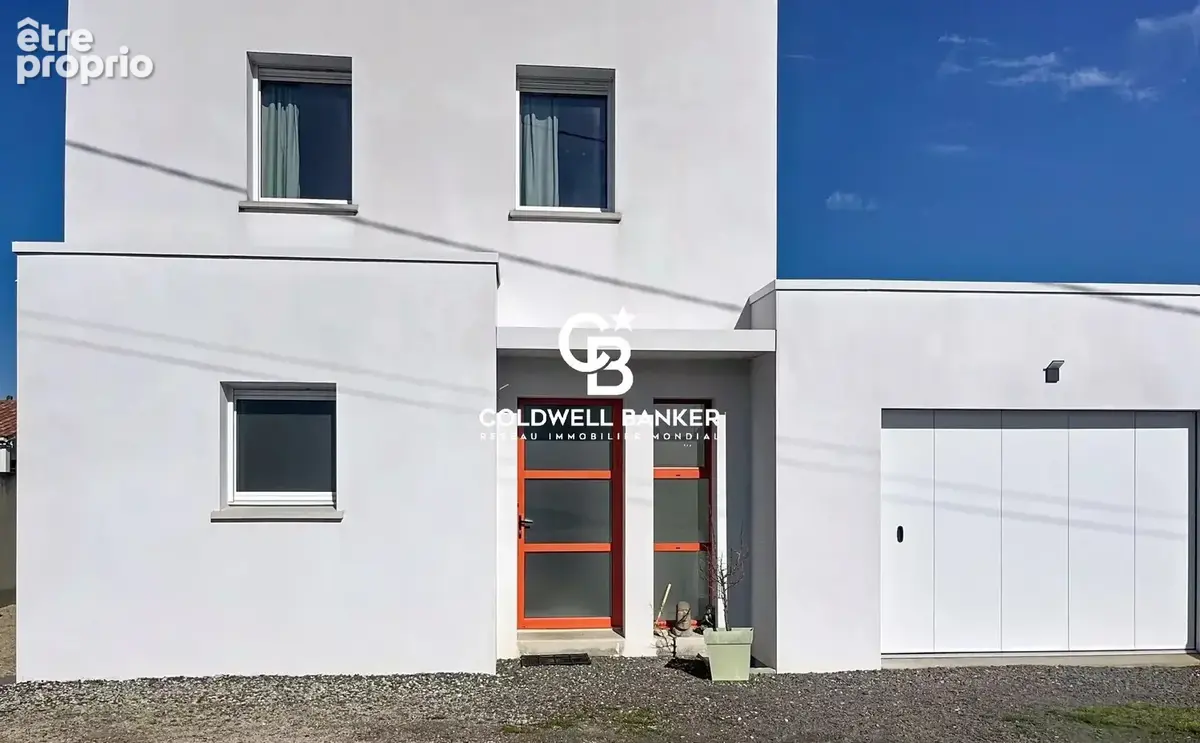 Maison contemporaine avec garage - La vie au coeur du bourg à proximité de la plage. - photo 7