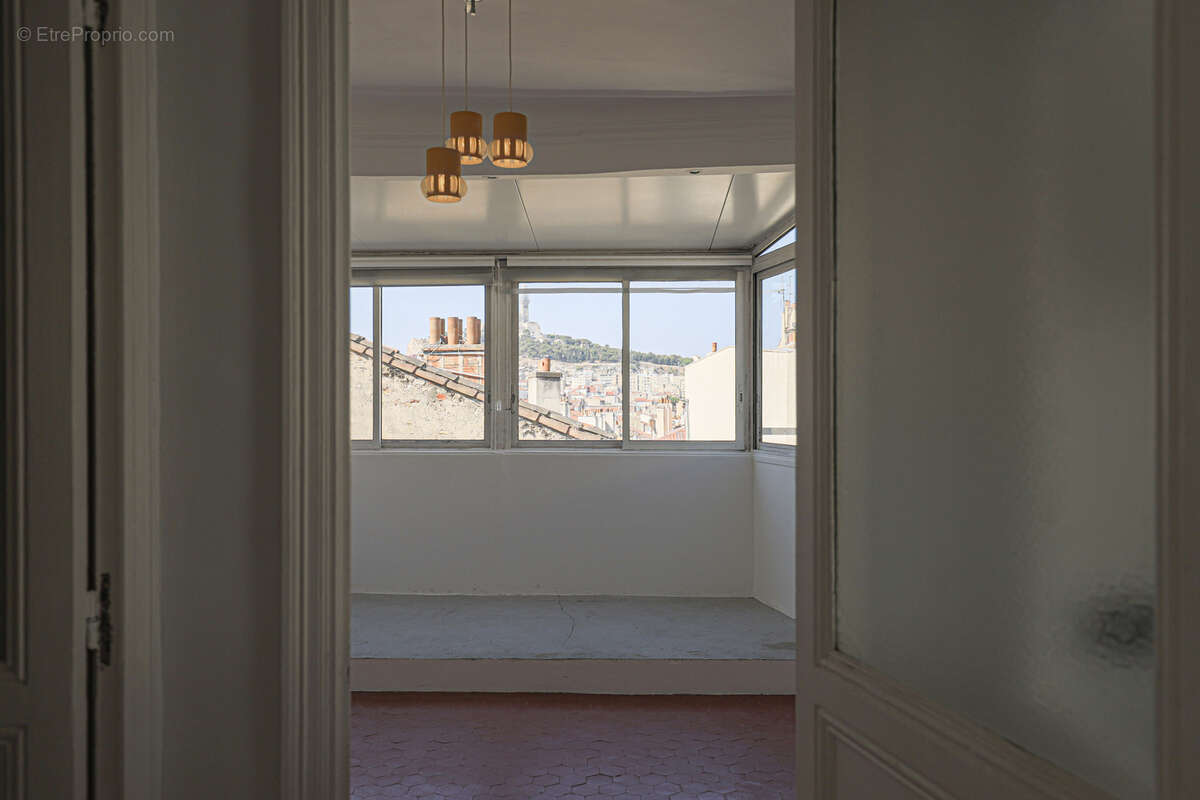 Appartement à MARSEILLE-6E