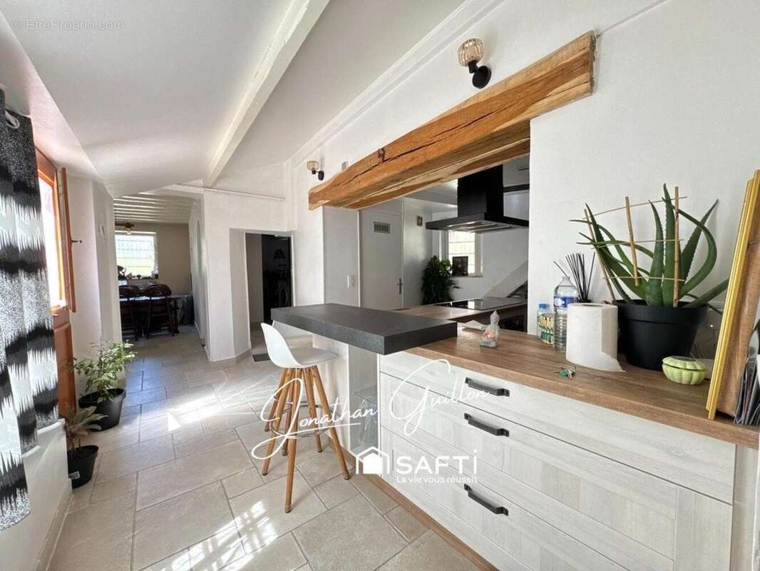 Maison 175 m² à Montceaux-Les-Meaux  - photo 5