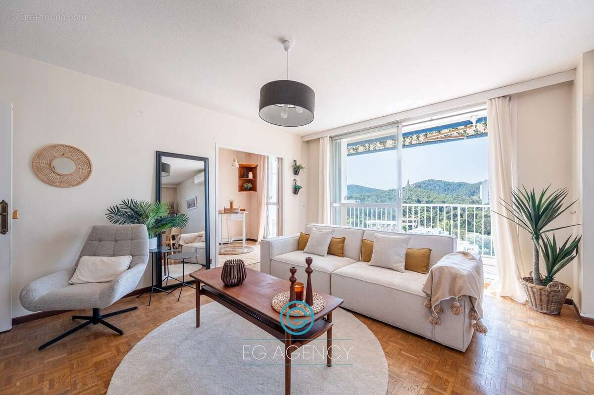Appartement 90 m² à Marseille-9e  - photo 8