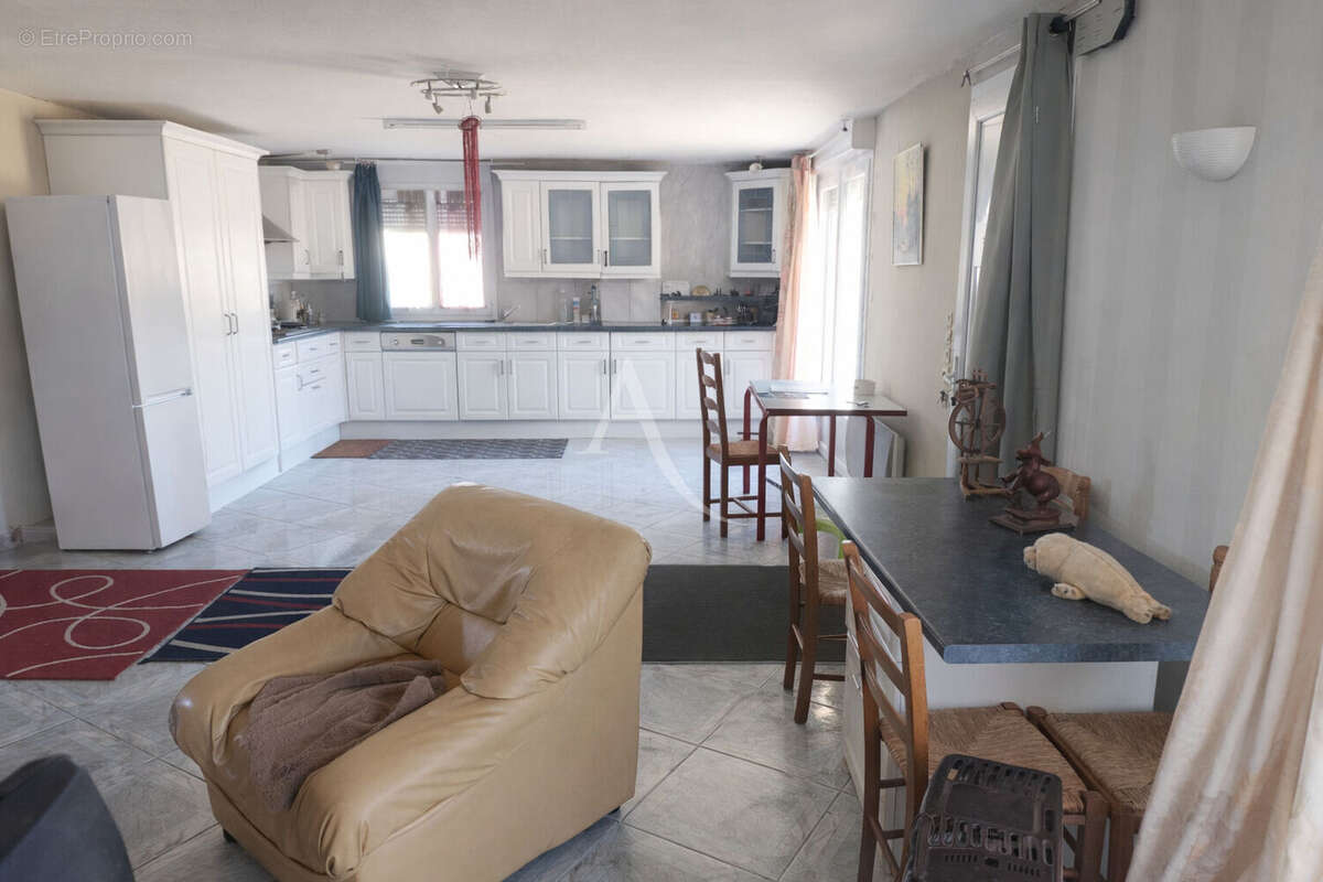 Maison à FONTCOUVERTE