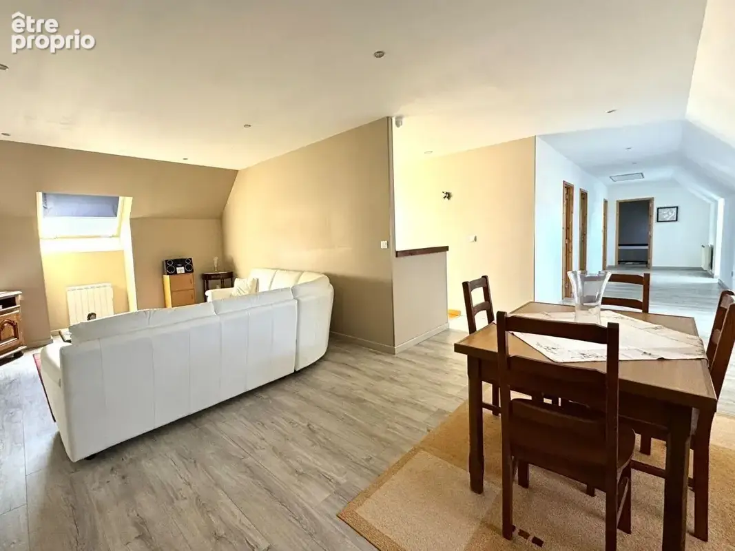 Maison familiale de 210 m² avec 6 chambres dont  3 chambres de plain-pied  et  jardin à saint-mars-la-brière - photo 10