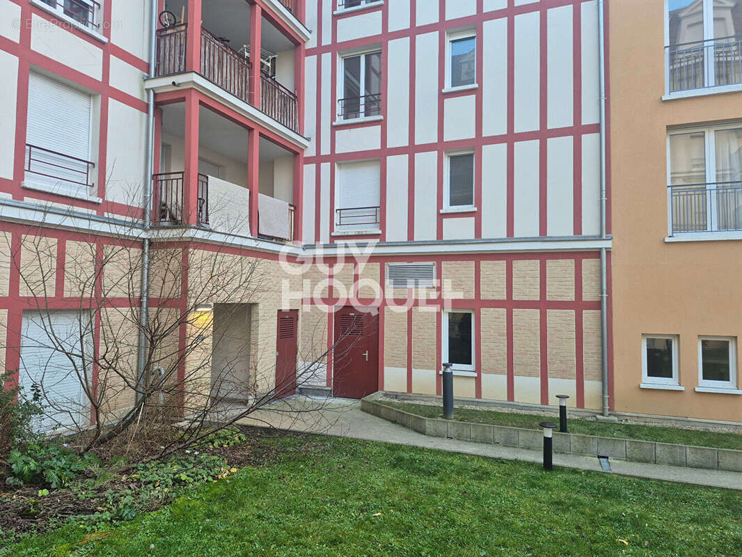 Appartement à LE BLANC-MESNIL