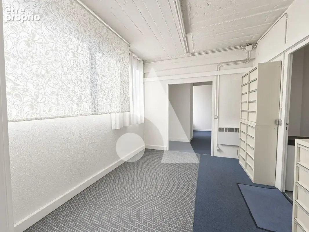 Local commercial  63 m2 loué - Le Parc Saint-Maur - Idéal investisseur - photo 4