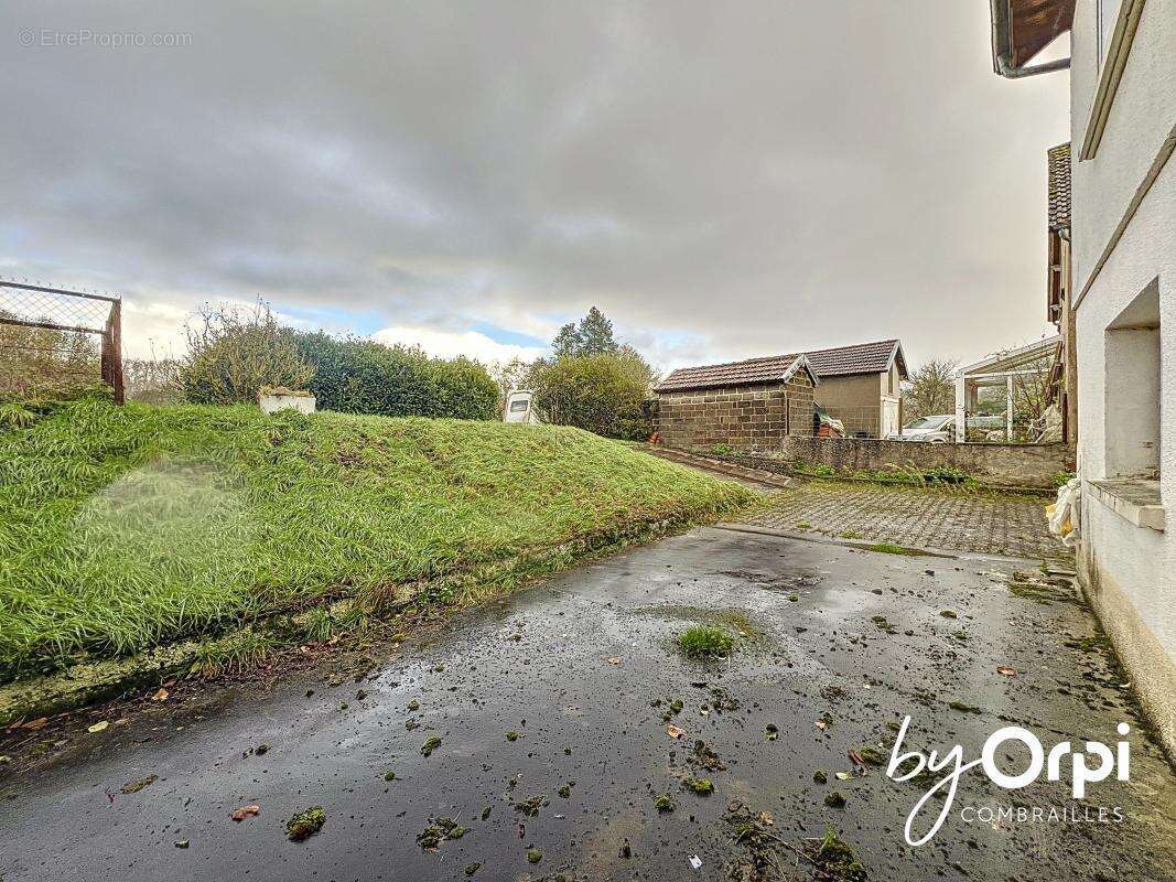 Maison à SAINT-ELOY-LES-MINES