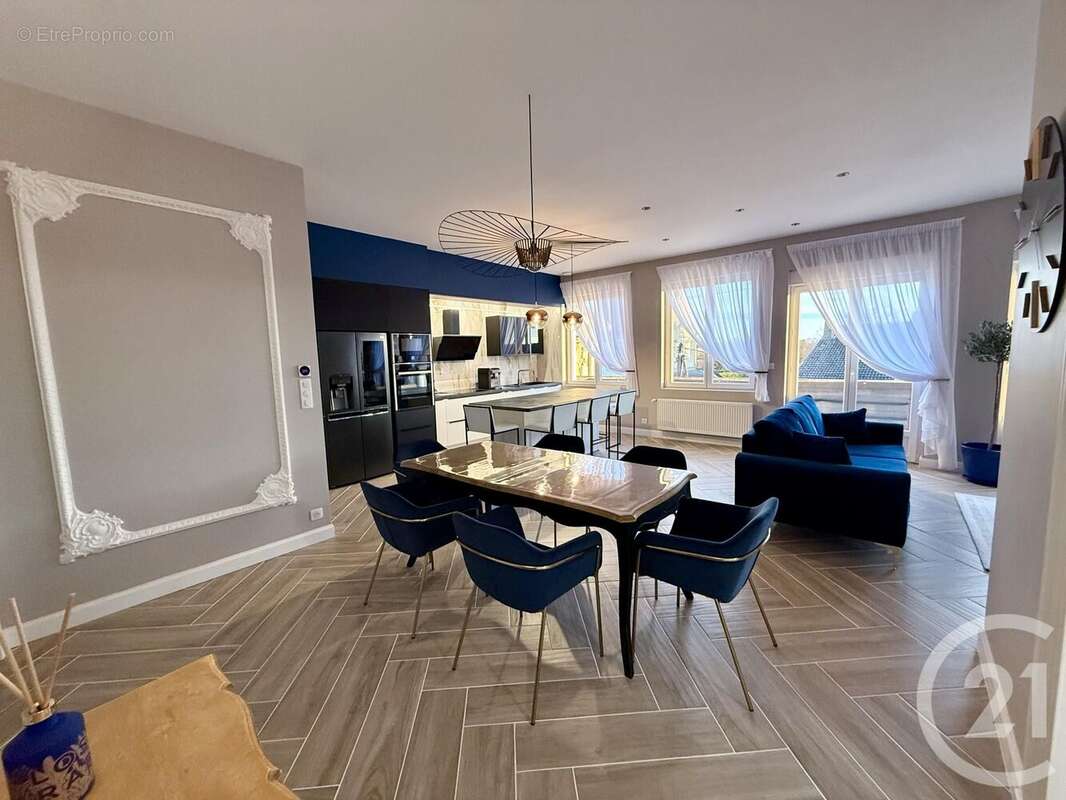 Appartement 102 m² à La Chapelle-Naude  - photo 2
