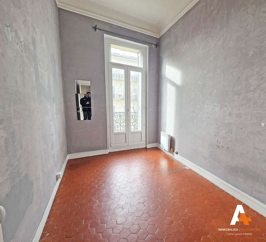 Appartement à MARSEILLE-5E