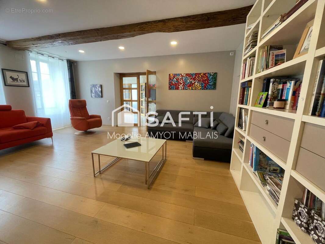 Maison 234 m² à Challignac  - photo 6