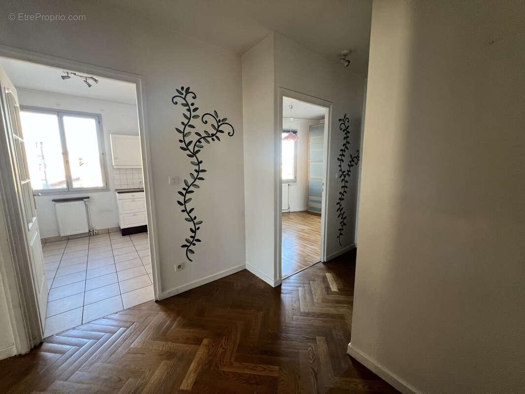 Appartement à TASSIN-LA-DEMI-LUNE