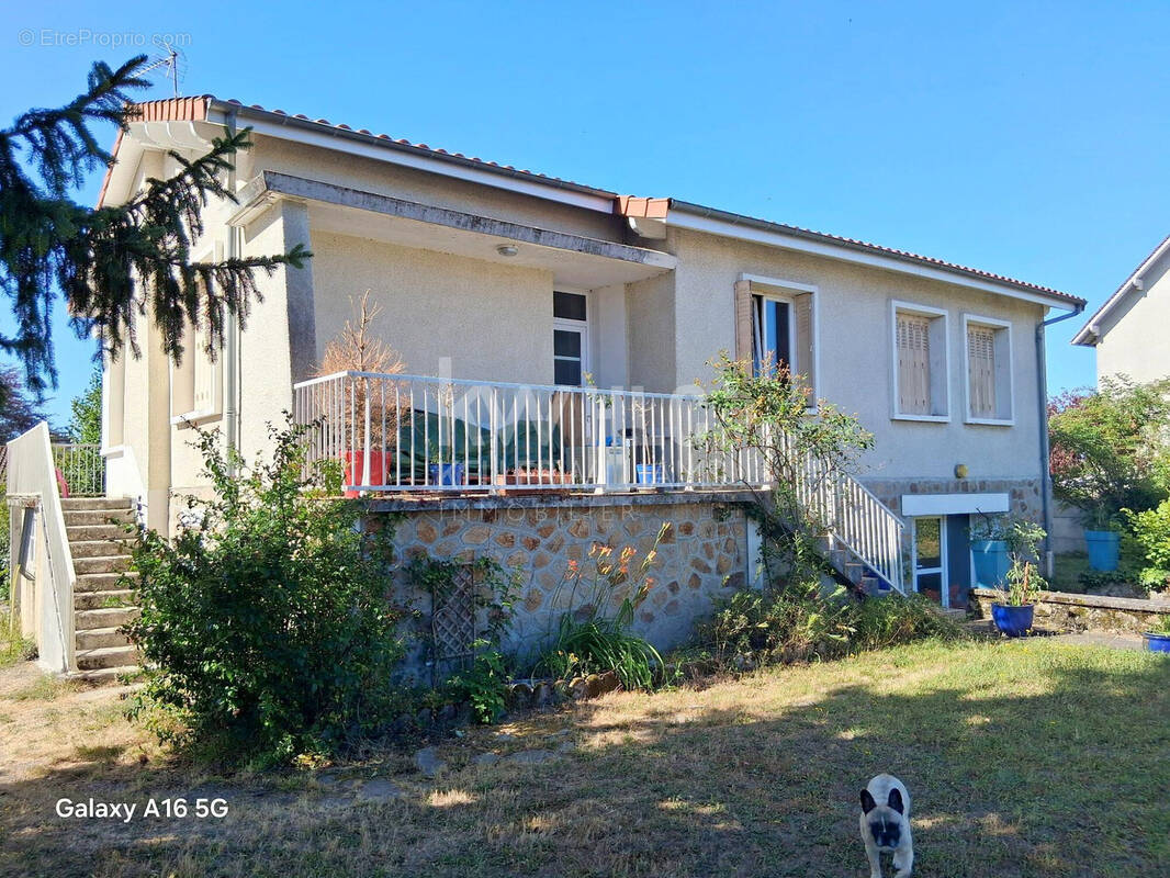 Maison à SAINT-JUNIEN