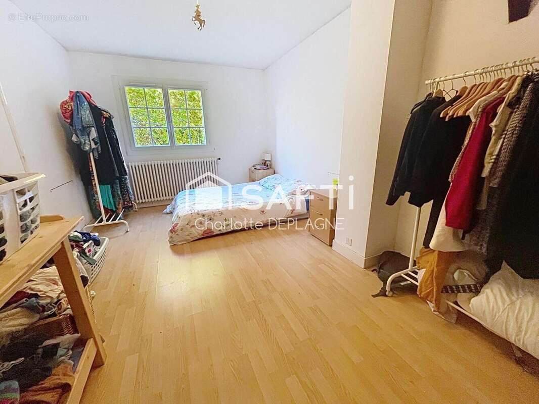Maison 188 m² à Saint-Meard-De-Drone  - photo 8