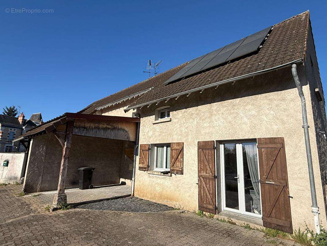 Maison à YZEURE