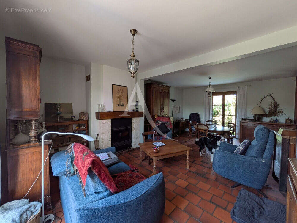 Maison à SAINT-SULPICE-DE-POMMERAY