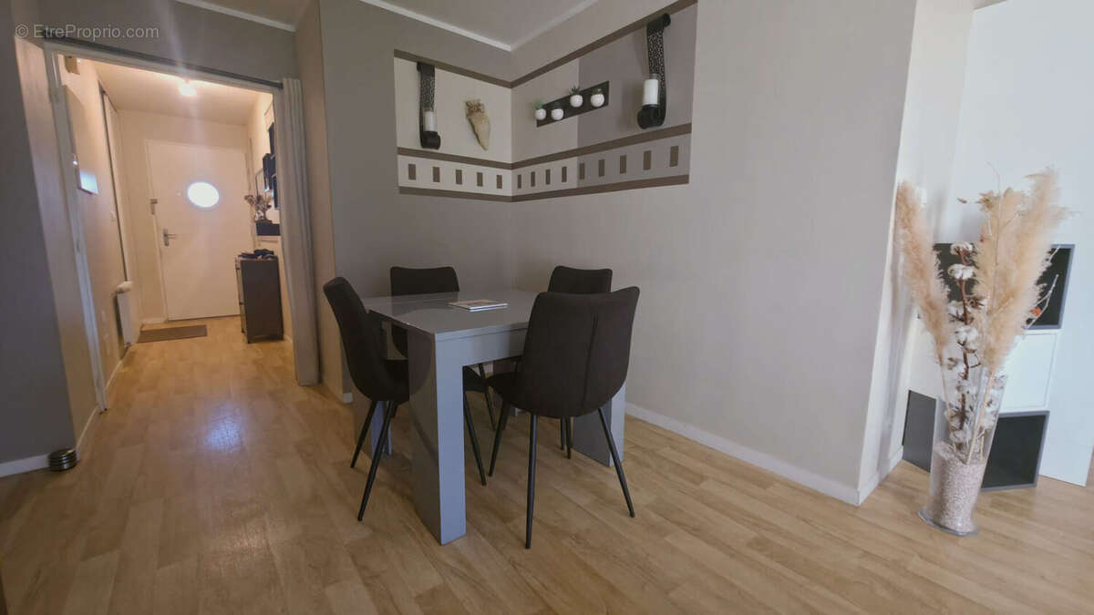 Appartement à LE RHEU