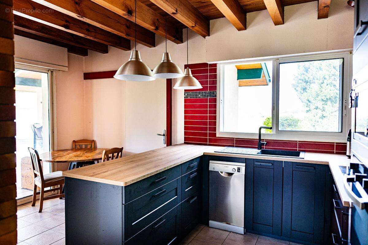 Maison Contemporaine, belle piscine, grande terrasse et double garage - photo 3