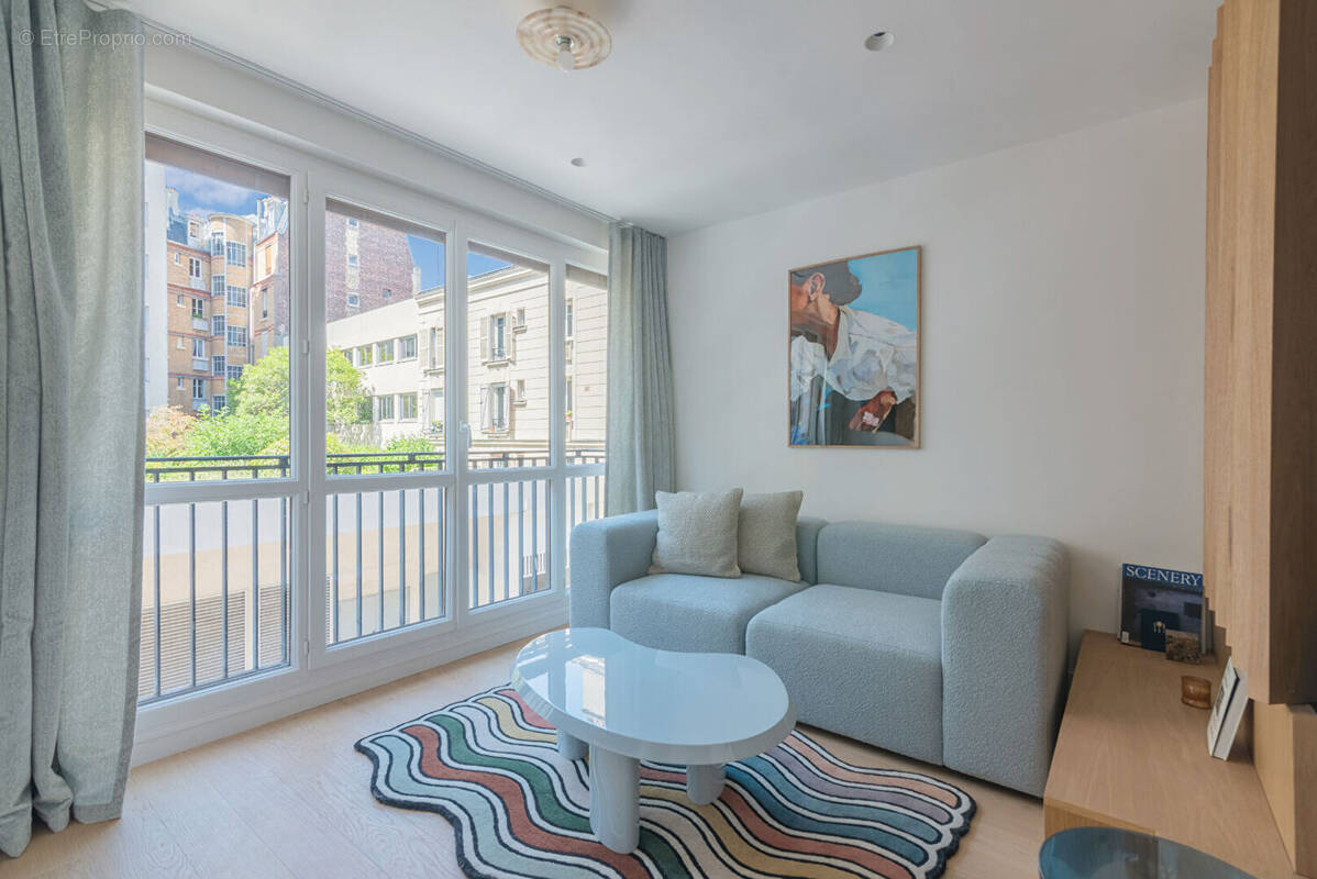 Appartement à PARIS-15E