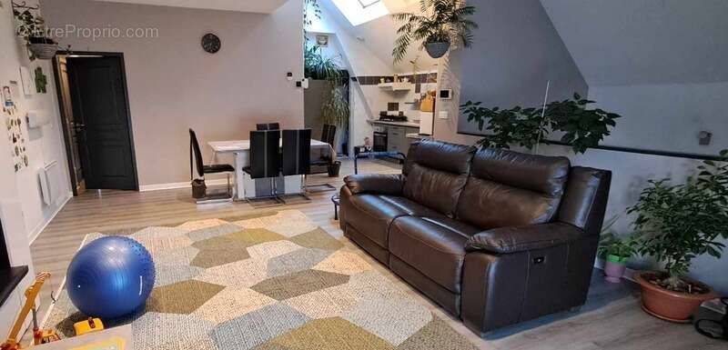 Maison avec garage - photo 2