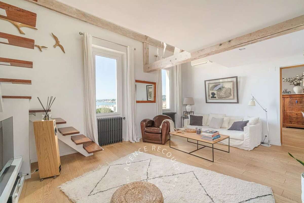 Appartement à MARSEILLE-8E