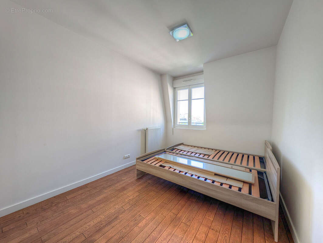 Appartement à LA GARENNE-COLOMBES