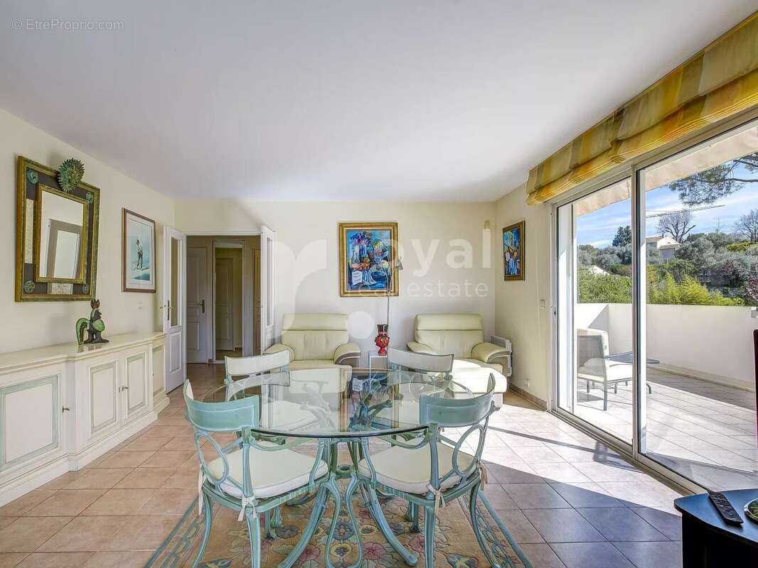 Appartement à MOUGINS