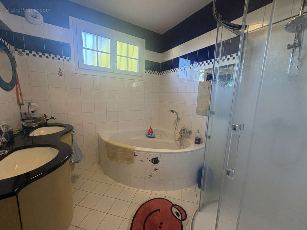 Maison à SAINT-JULIEN-LES-VILLAS