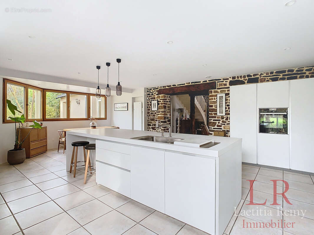 Maison à VERN-SUR-SEICHE