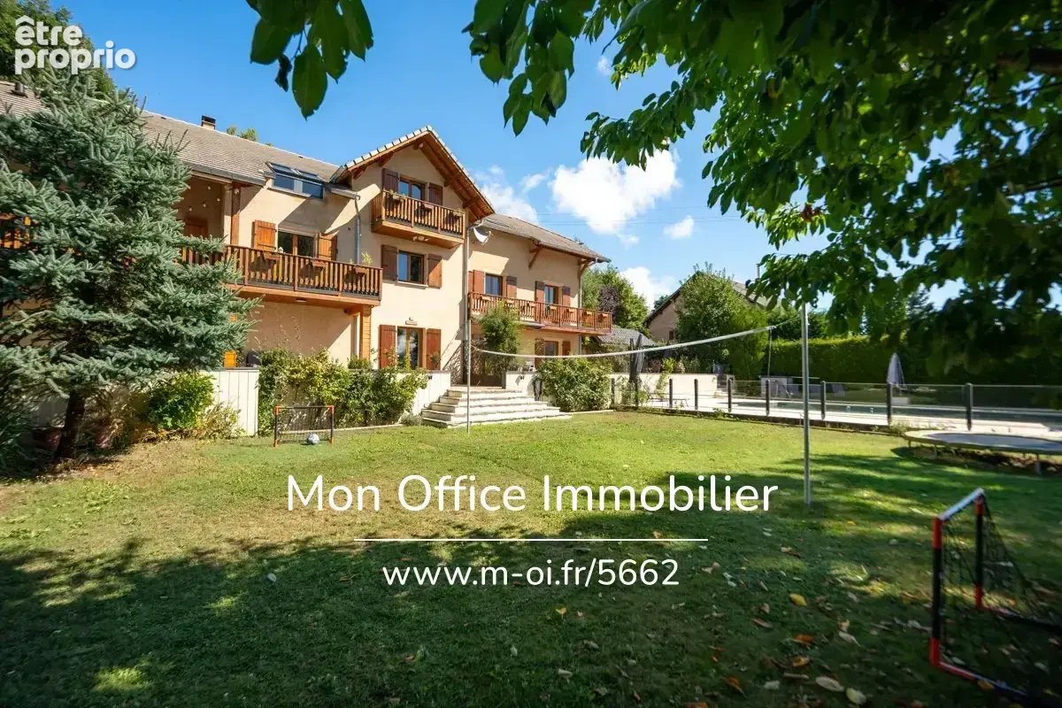Référence : 7162-MTE - Bâtisse avec gîtes de 400 m2 - piscine - vue magnifique sur le Lac - photo 12