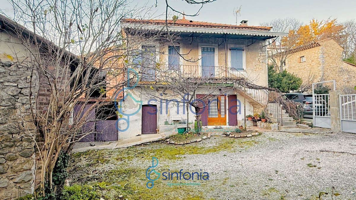 Maison à BOUQUET