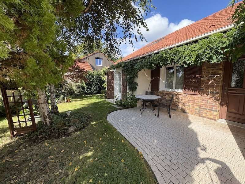 Maison à CHATEAUFORT