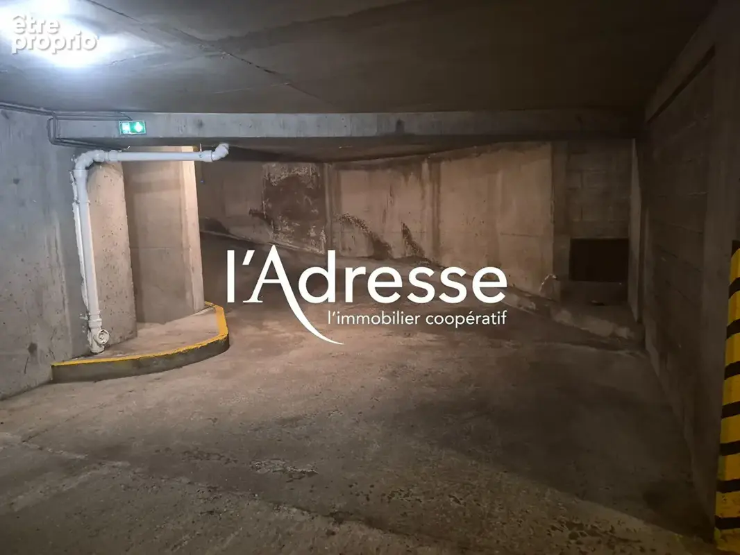 Place de parking pour investissement locatif (ou petite voiture) // Métros Faidherbe - Reuilly - Ledru Rollin - photo 4