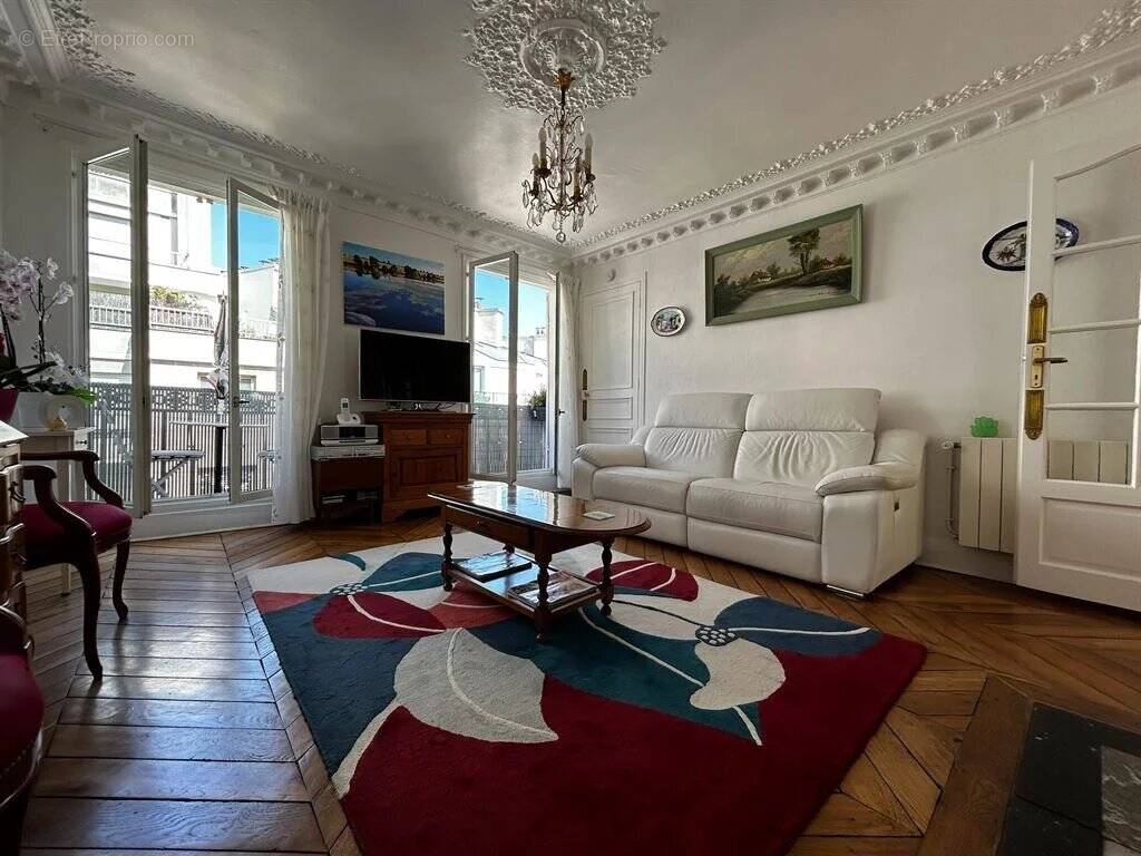 Appartement à PARIS-11E