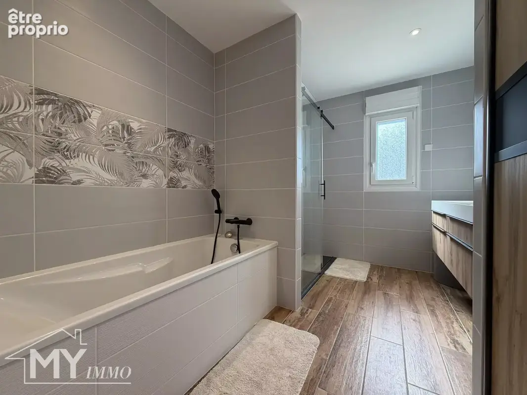 LA FORCE : Maison de 185 m² avec 5 chambres, jardin et piscine. - photo 10